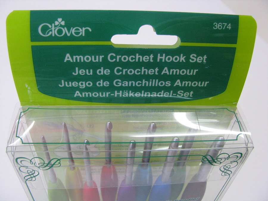 Clover Amour Crochet Hook - Size I (5.50 mm)